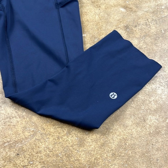 Lululemon Fast and free navy cropped leggings
Size: XS - Picture 8 of 8